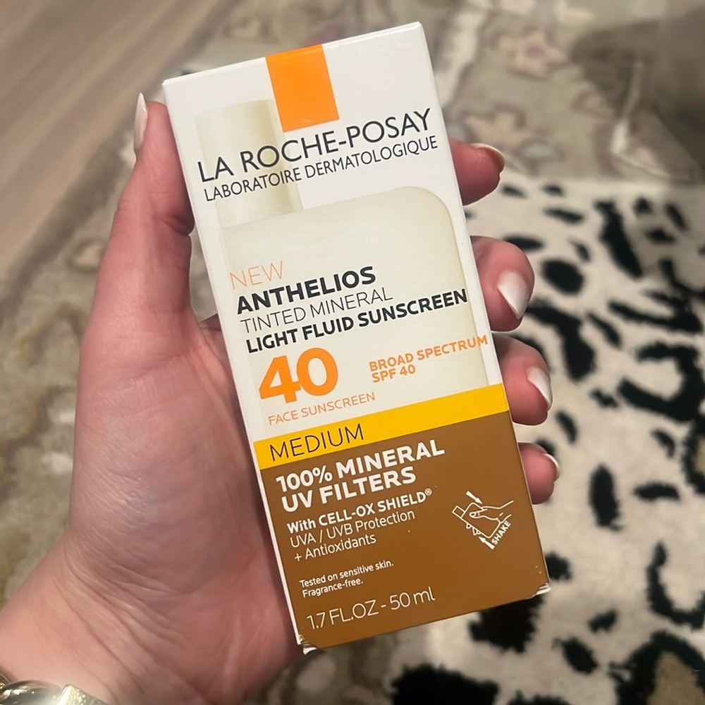 La Roche-Posay Anthelios Tinted Mineral Sunscreen SPF 40 - Medium